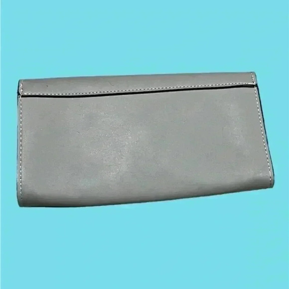 Basic modern light gray clutch purse wallet - Picture 2 of 4